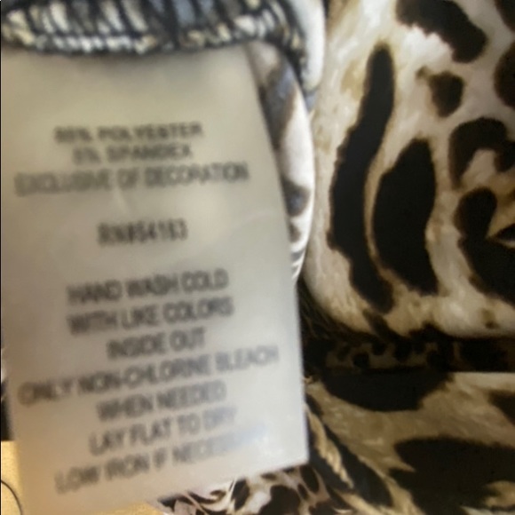 Leopard print Large halter tie back top - Picture 4 of 8